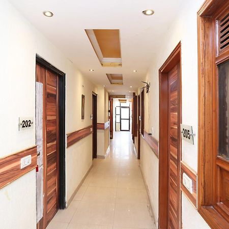 Oyo Flagship Hotel F Five New Delhi Extérieur photo