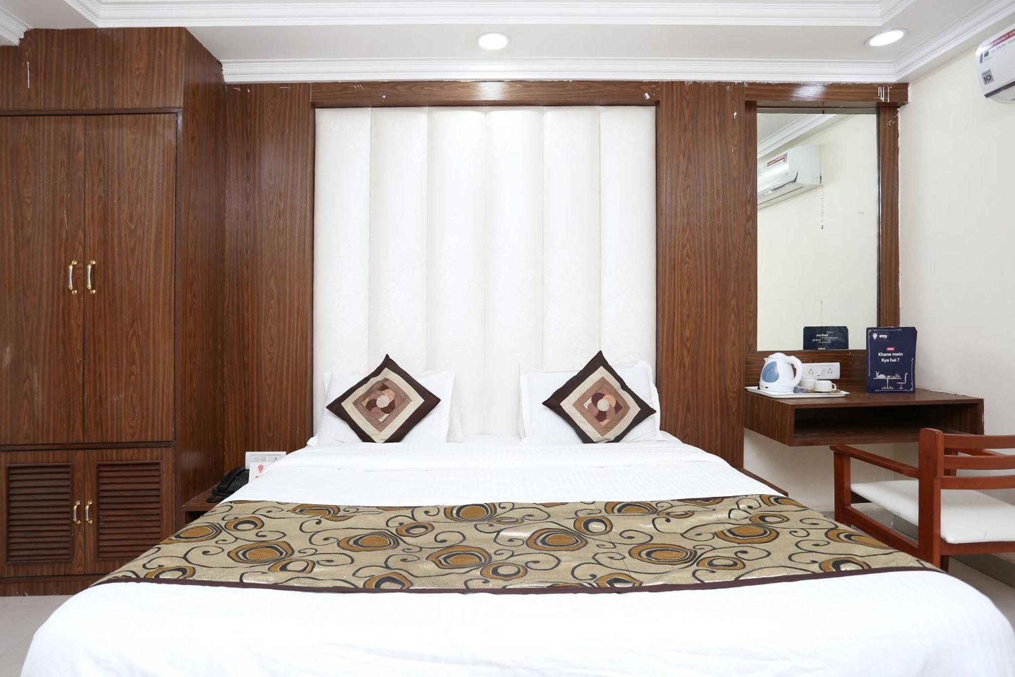 Oyo Flagship Hotel F Five New Delhi Extérieur photo