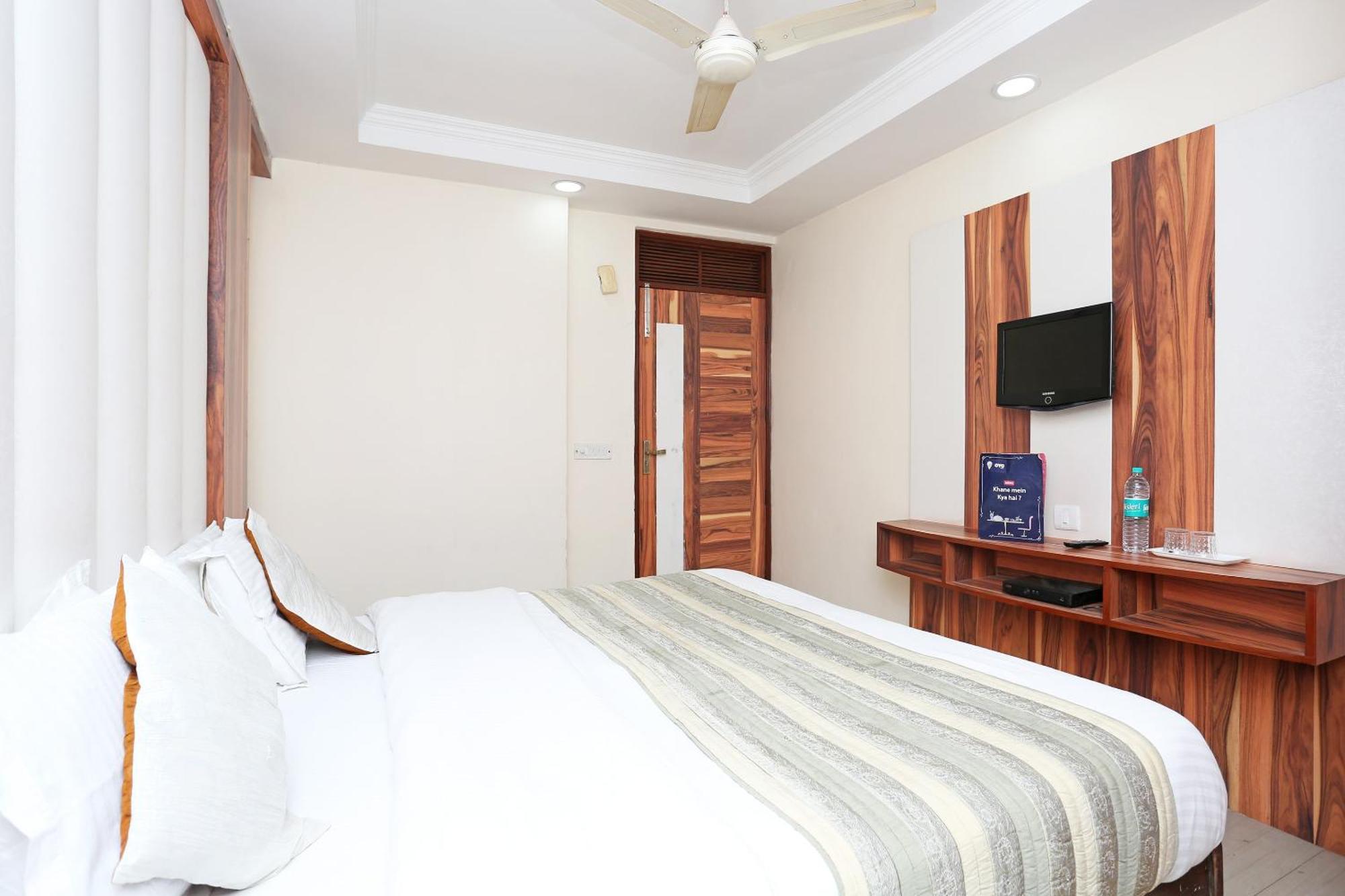 Oyo Flagship Hotel F Five New Delhi Extérieur photo