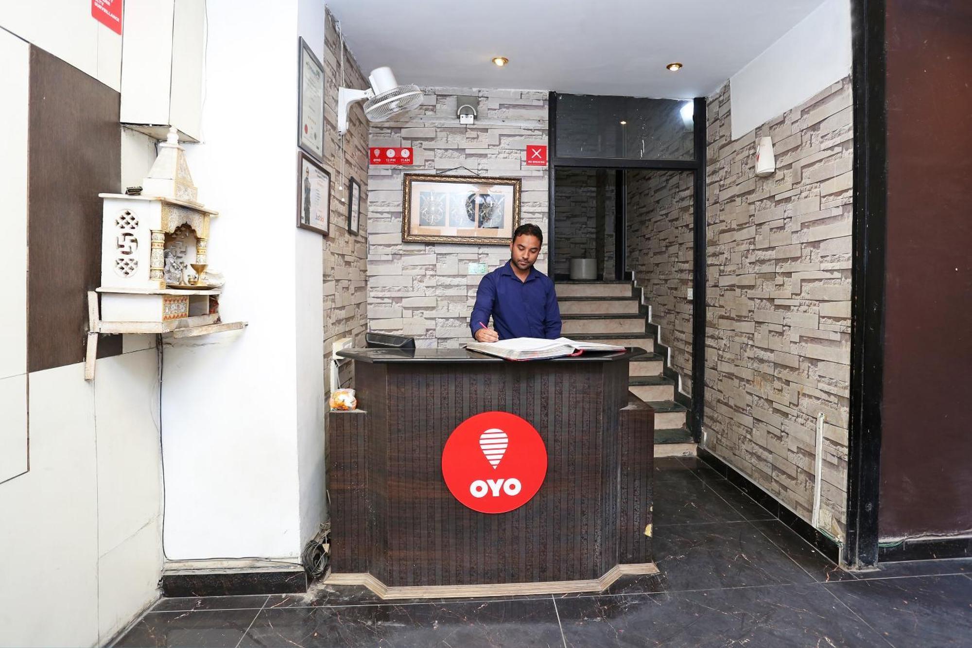 Oyo Flagship Hotel F Five New Delhi Extérieur photo