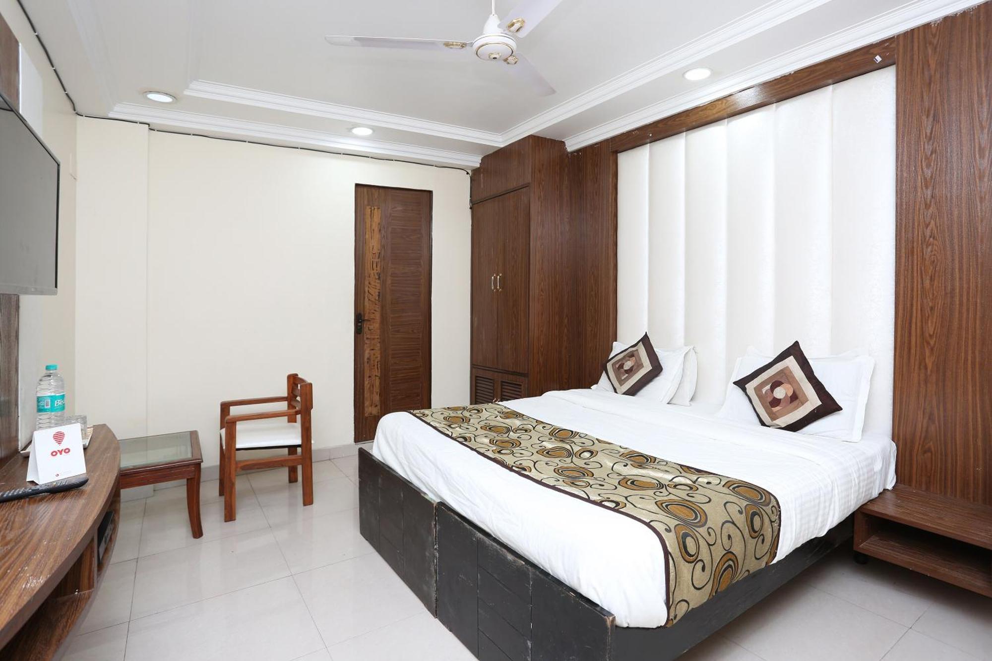 Oyo Flagship Hotel F Five New Delhi Extérieur photo