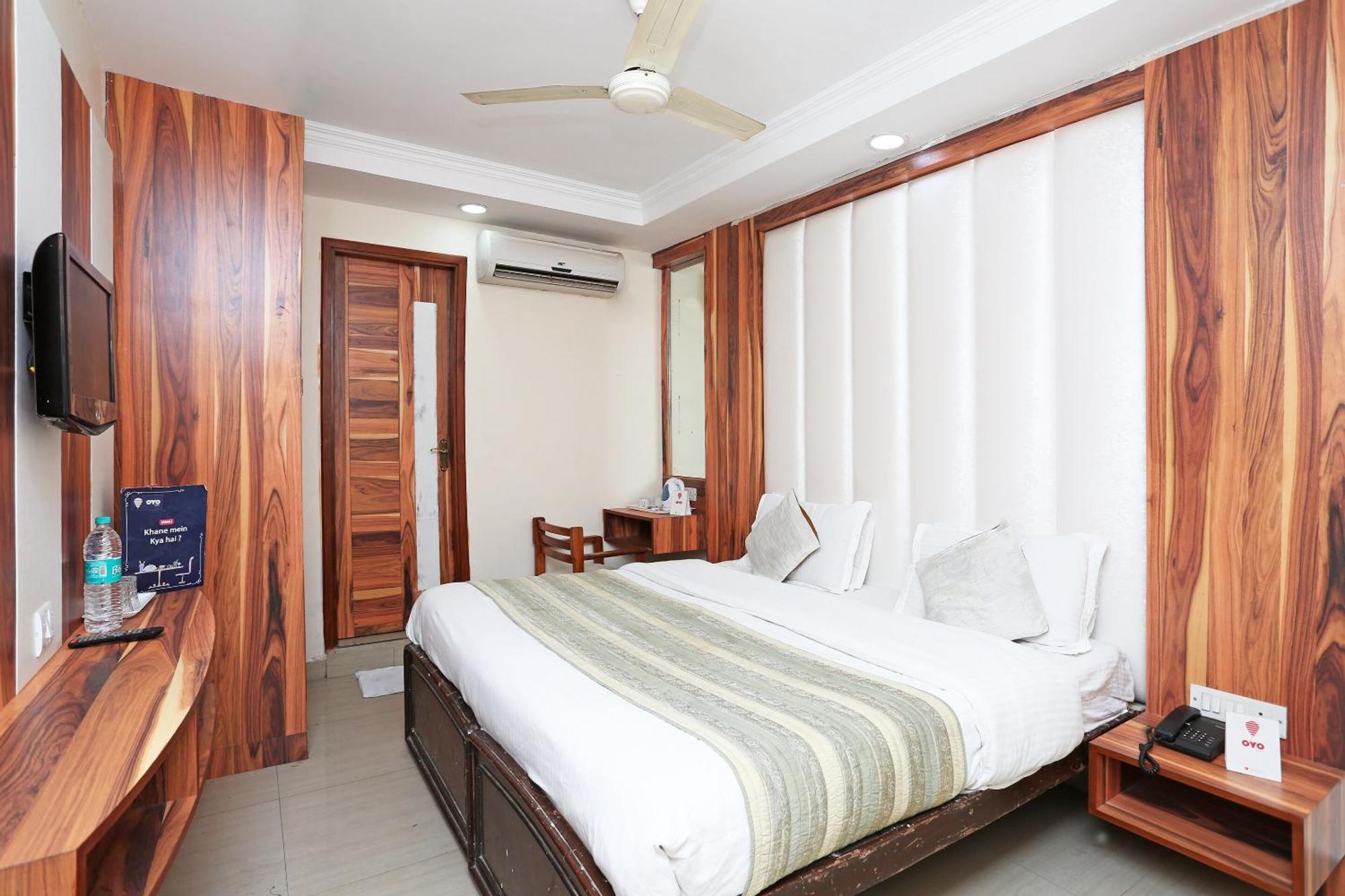 Oyo Flagship Hotel F Five New Delhi Extérieur photo