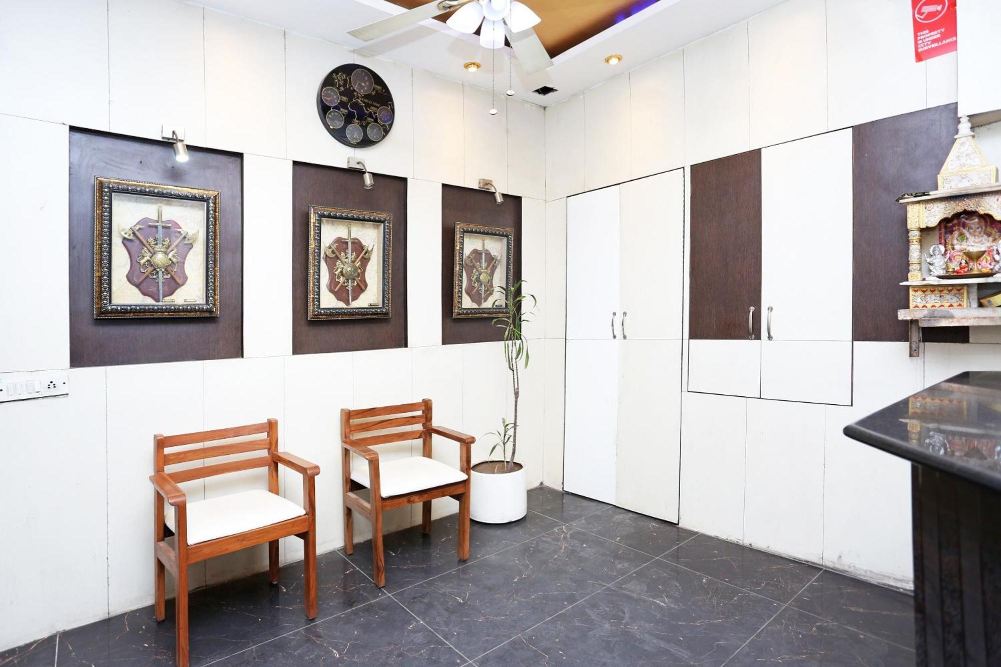 Oyo Flagship Hotel F Five New Delhi Extérieur photo