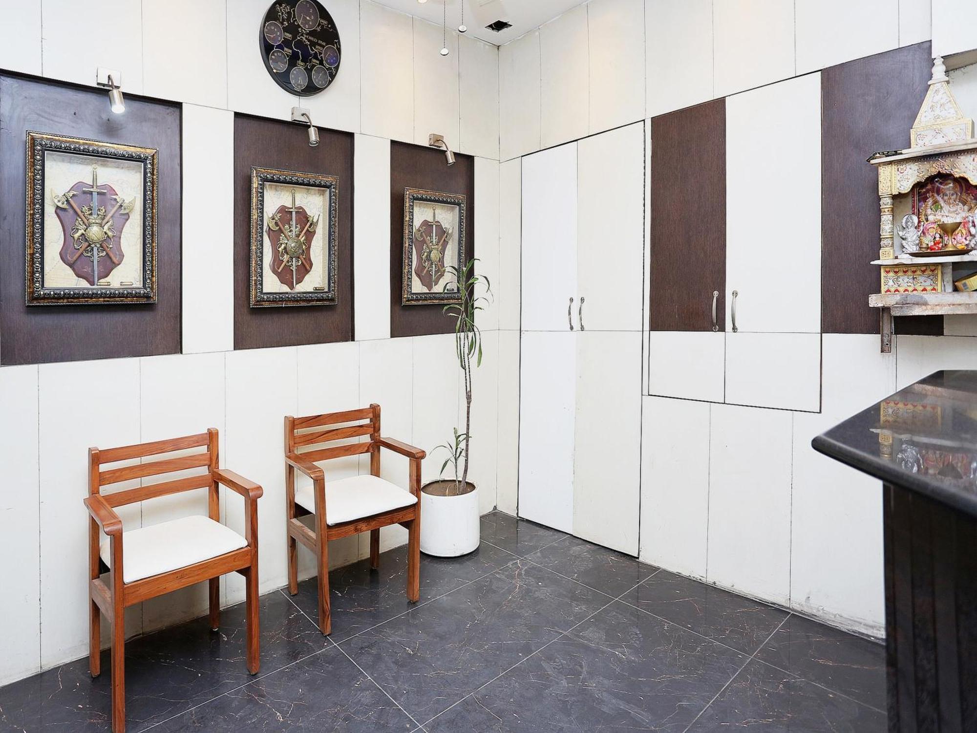 Oyo Flagship Hotel F Five New Delhi Extérieur photo