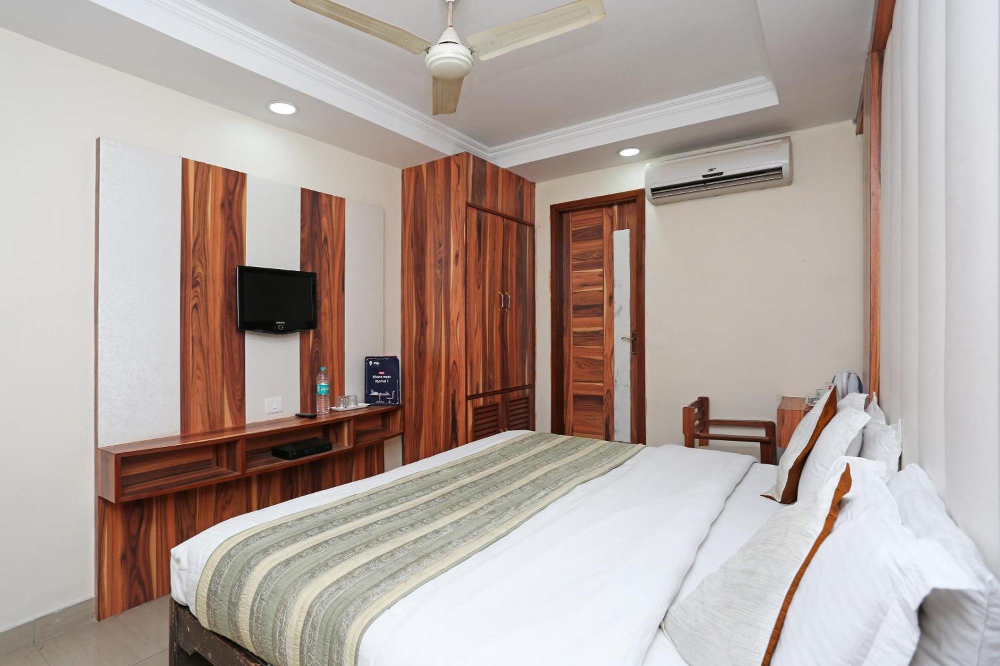 Oyo Flagship Hotel F Five New Delhi Extérieur photo