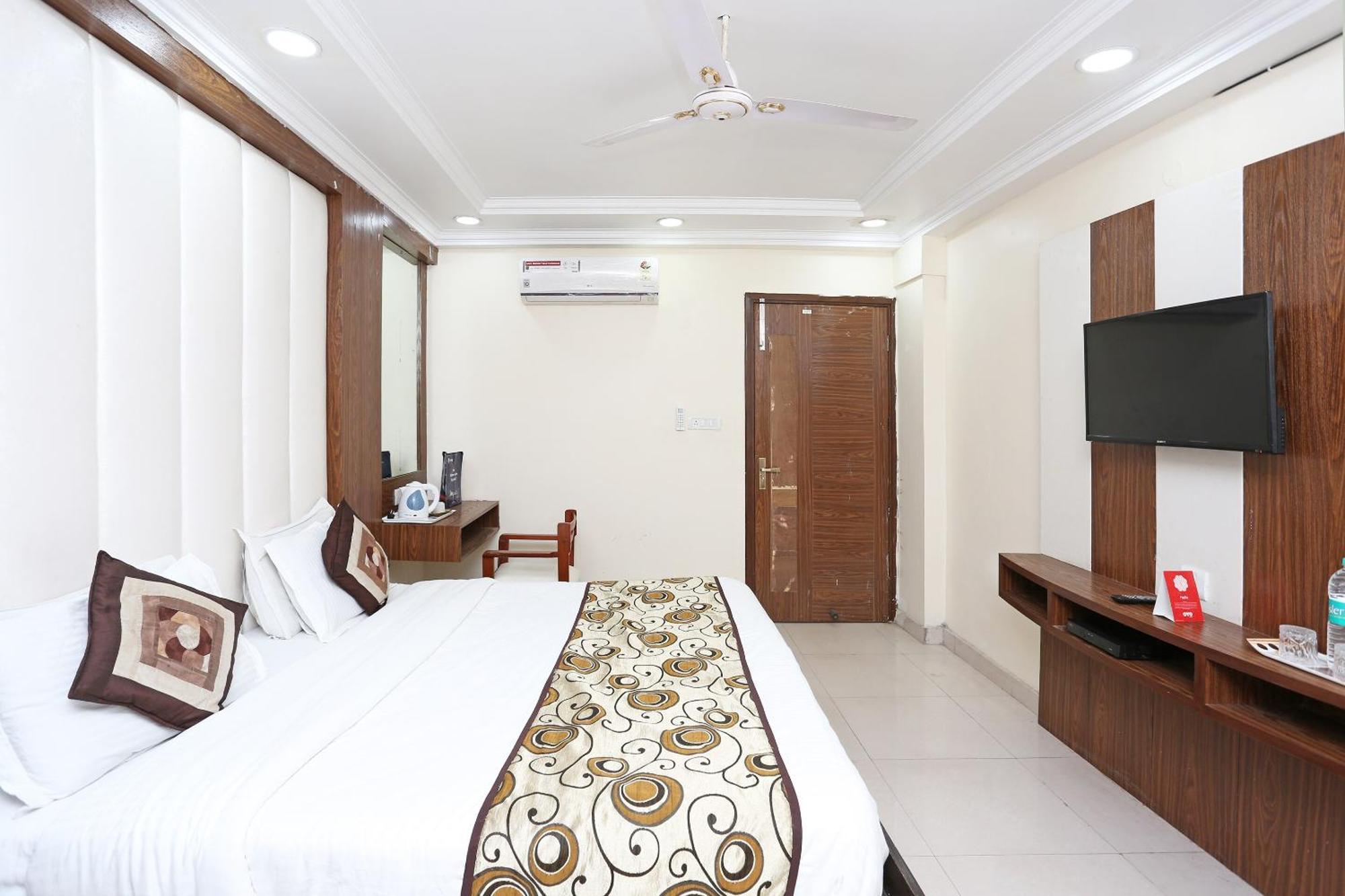 Oyo Flagship Hotel F Five New Delhi Extérieur photo